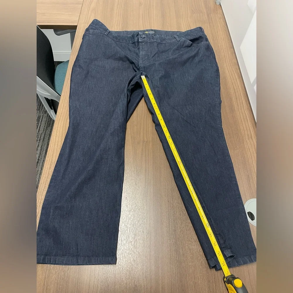 Lee Women's Relaxed Fit Straight Leg Jeans Dark Blue size 22W Petite